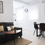 Cute Central Apartment