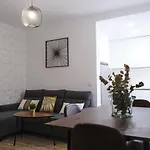 Cute Central Apartment